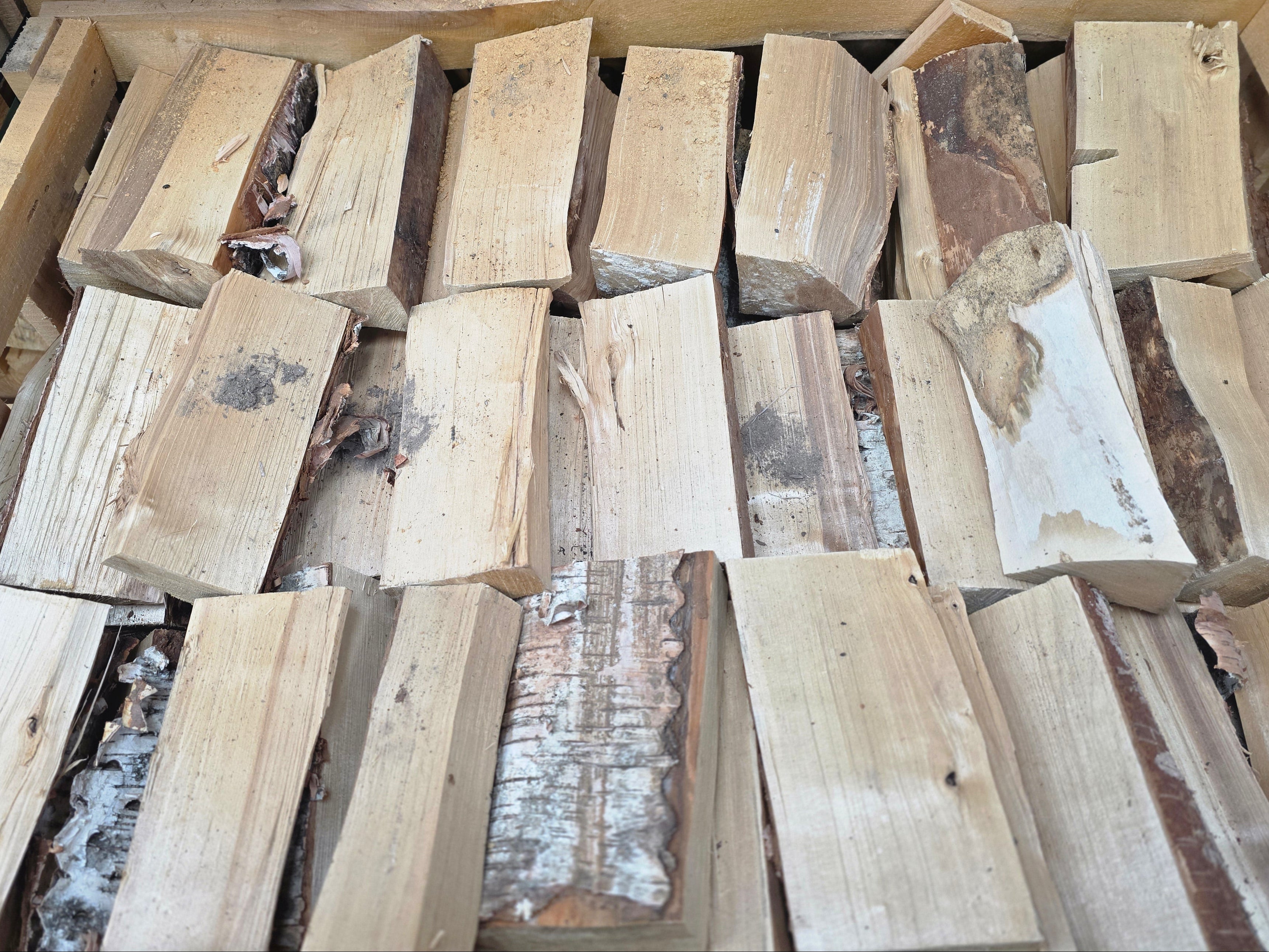 Kiln Dried Birch Logs